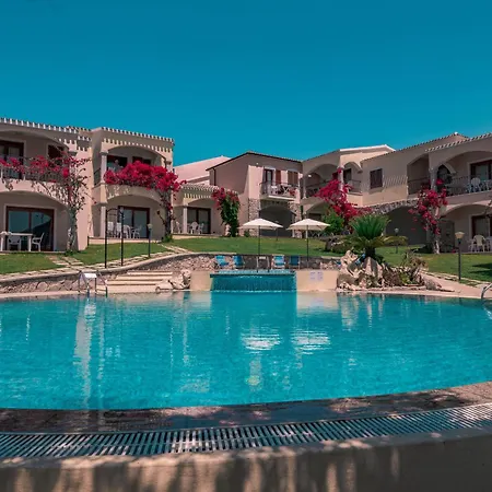 Panoramic Sea View In In With Pool 3* באדזי