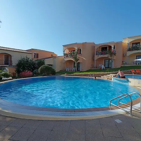 Panoramic Sea View In In With Pool מלון דירות